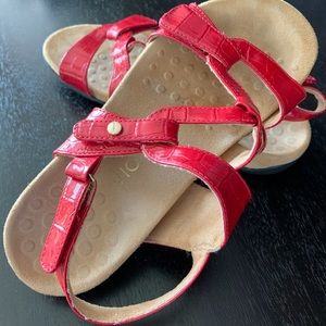 Red sandals with support